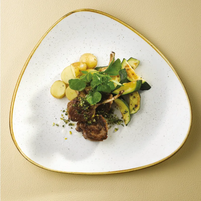 CHURCHILL SUPER VITRIFIED TRIANGLE PLATE 22.9 CM