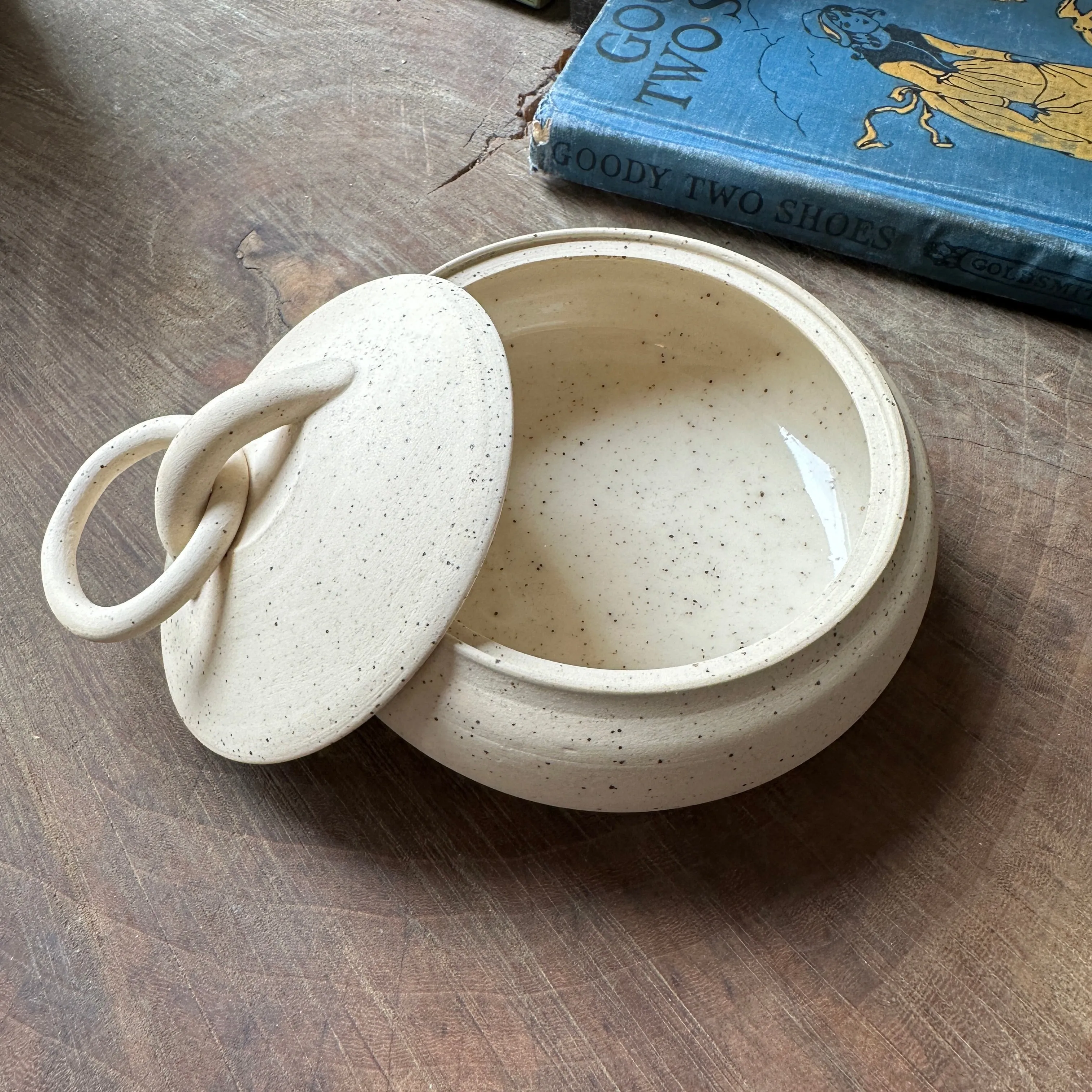 Clay and Ash // Treasure Trove Jewel Box White Speckle