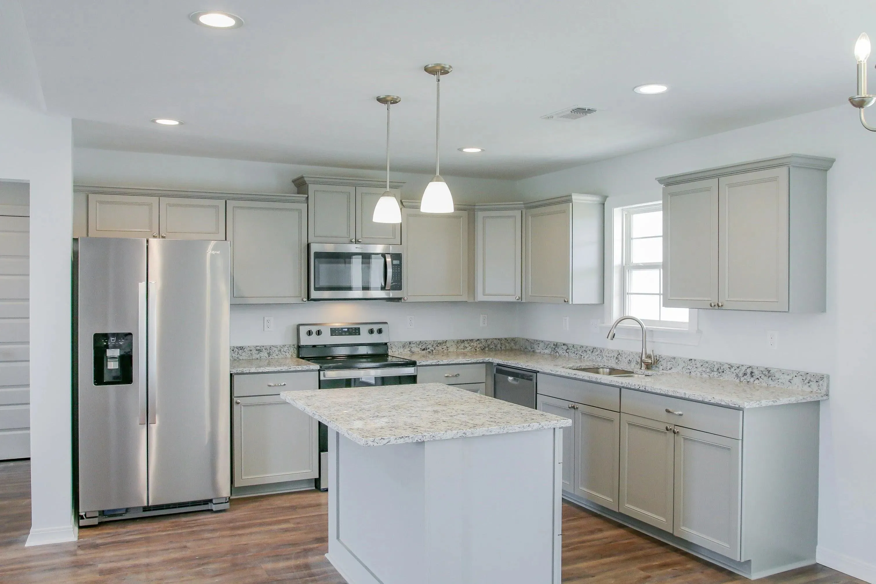 Cozy and Functional Home with Modern Amenities