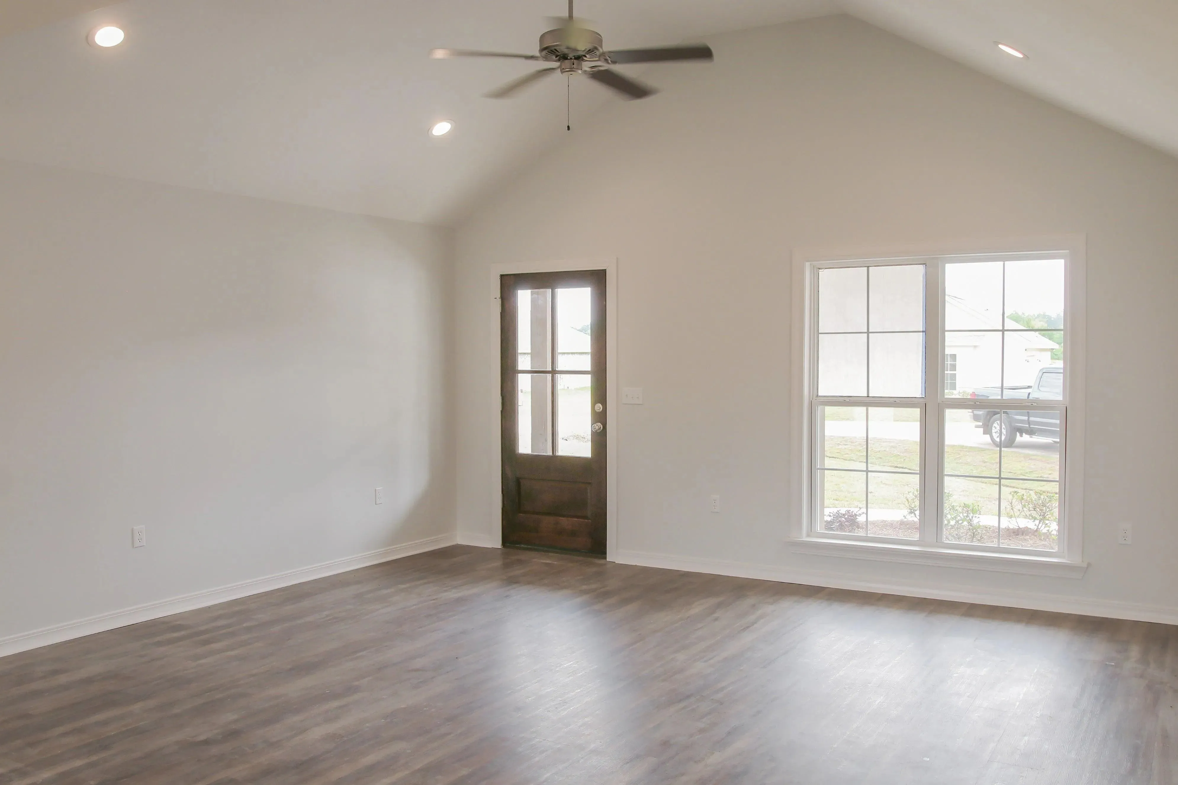 Cozy and Functional Home with Modern Amenities