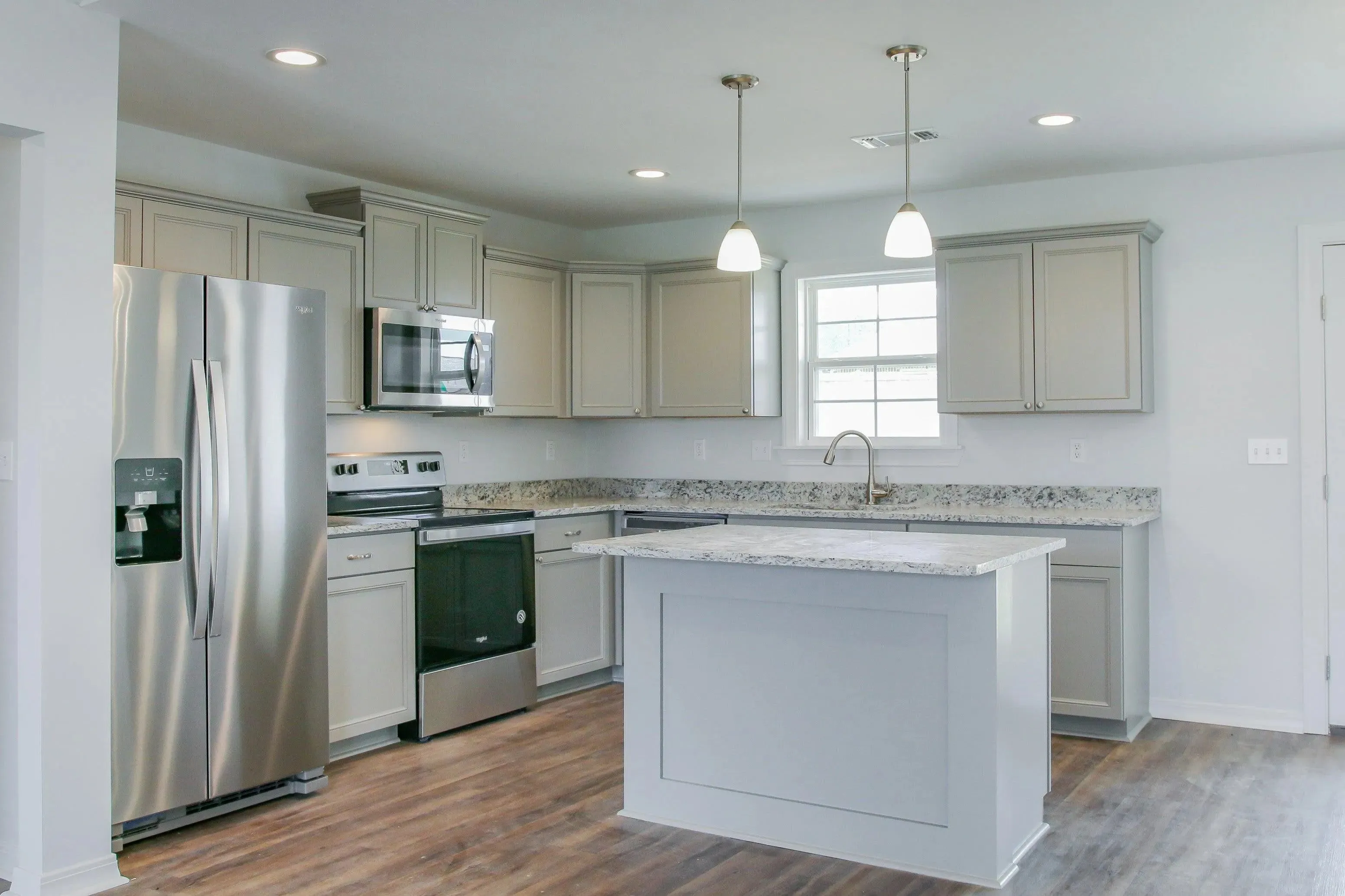 Cozy and Functional Home with Modern Amenities