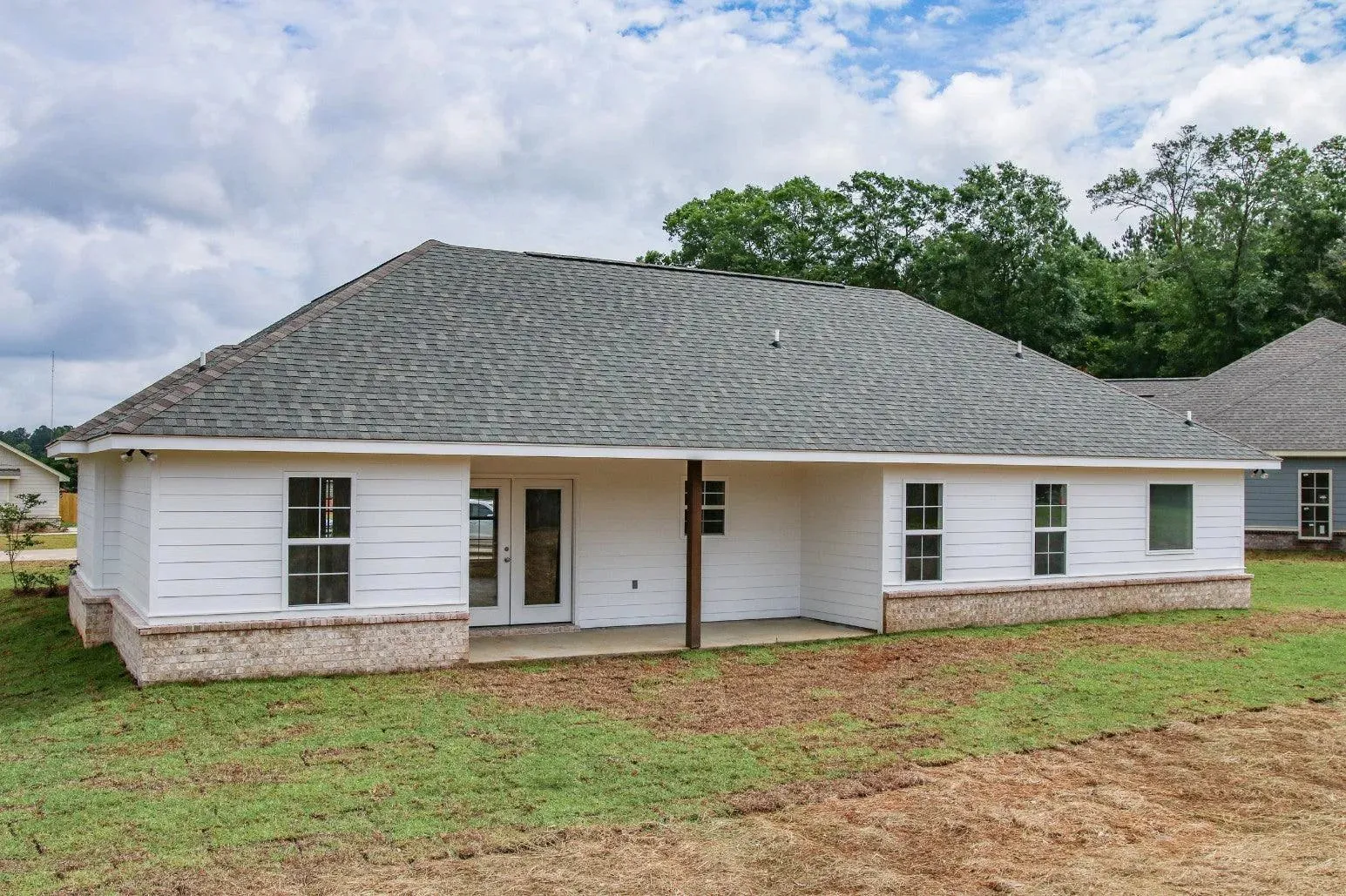 Cozy and Functional Home with Modern Amenities