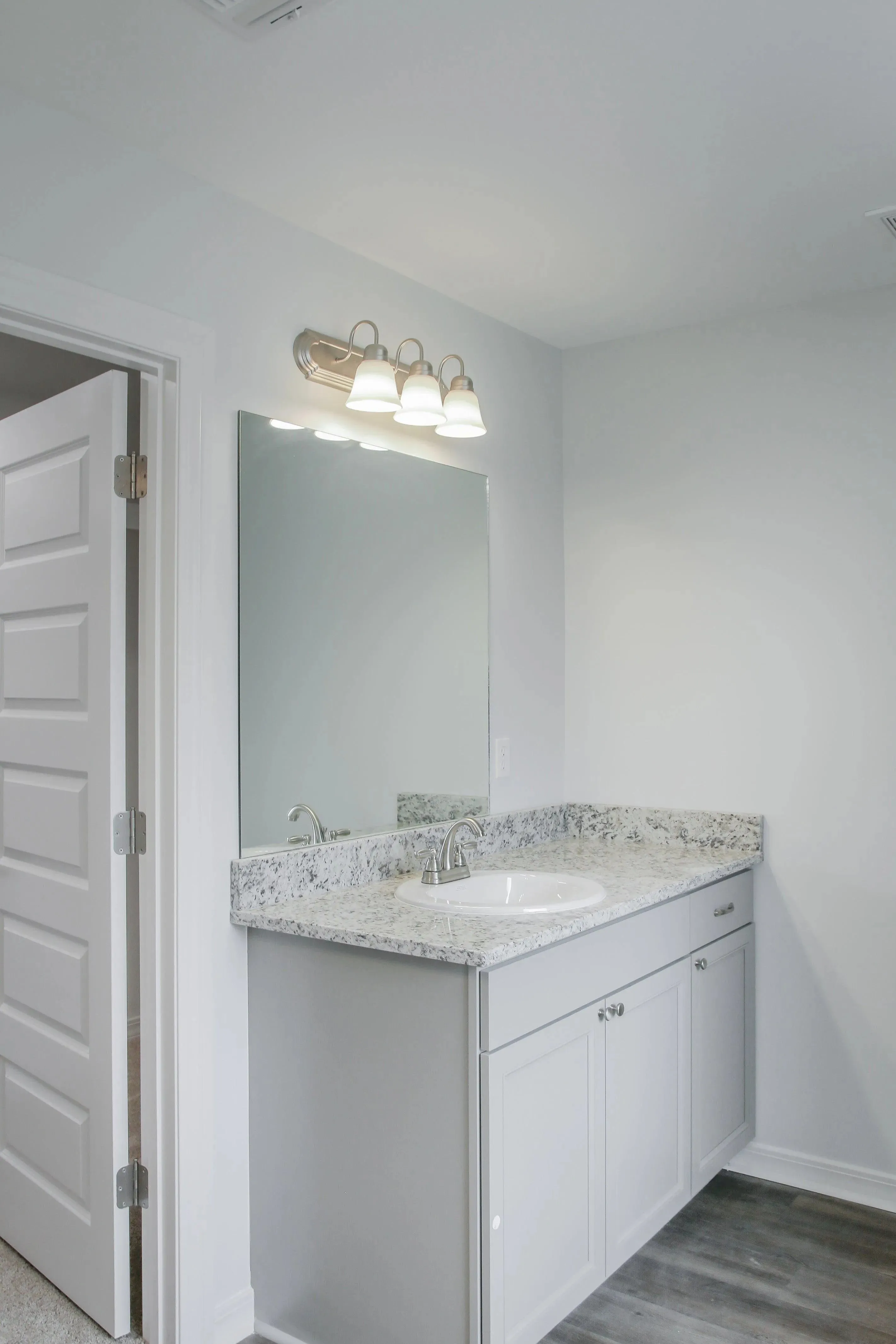 Cozy and Functional Home with Modern Amenities