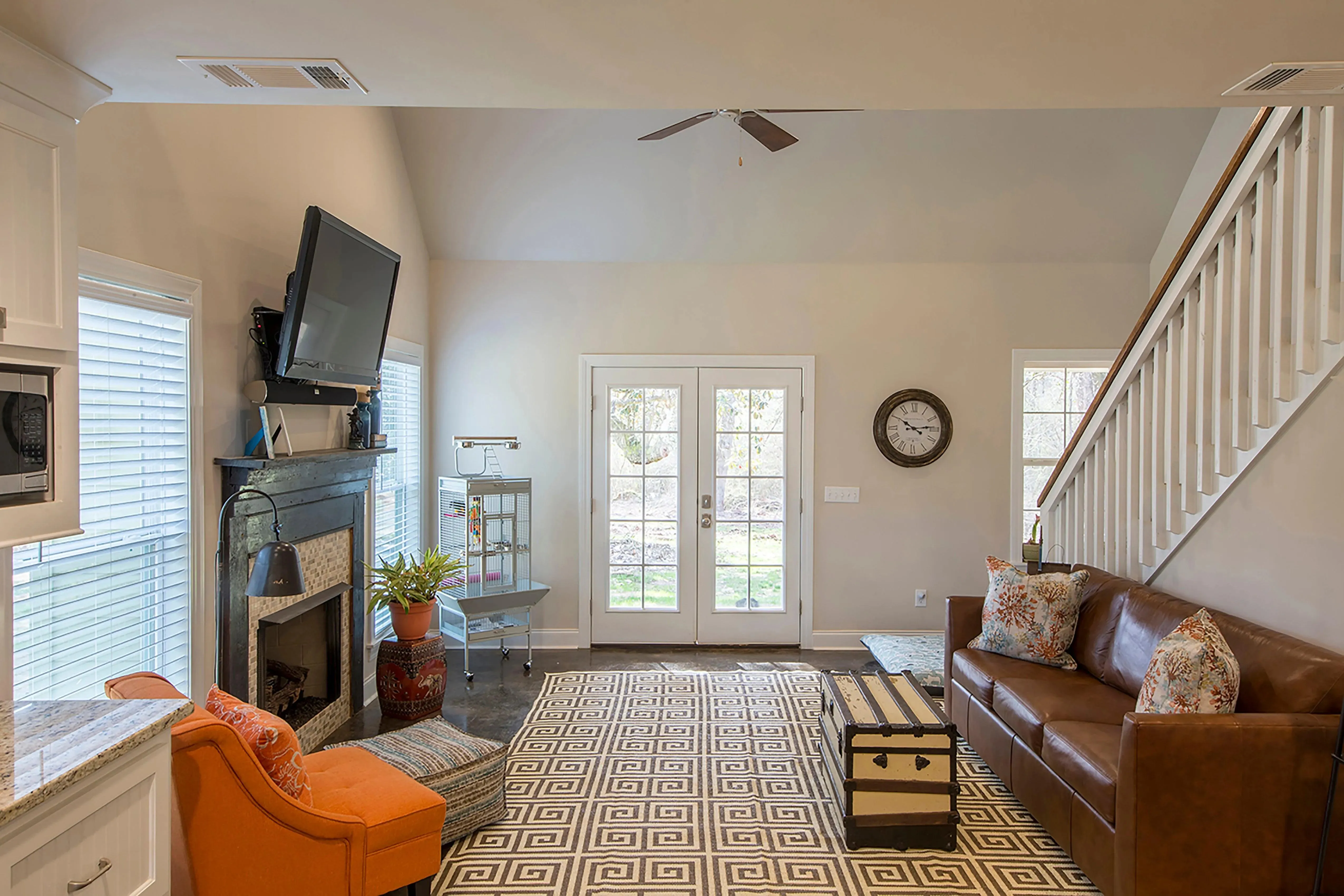 Cozy One-Bedroom Home with Functional Design