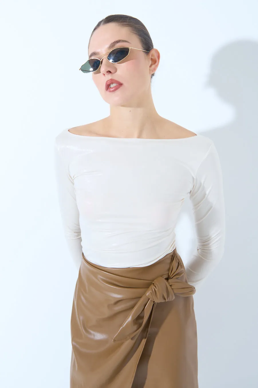 Fitted long-sleeve glossy top wholesale
