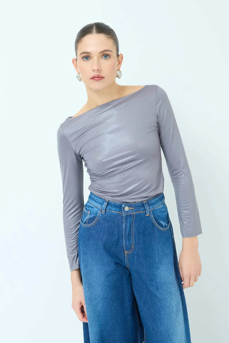 Fitted long-sleeve glossy top wholesale