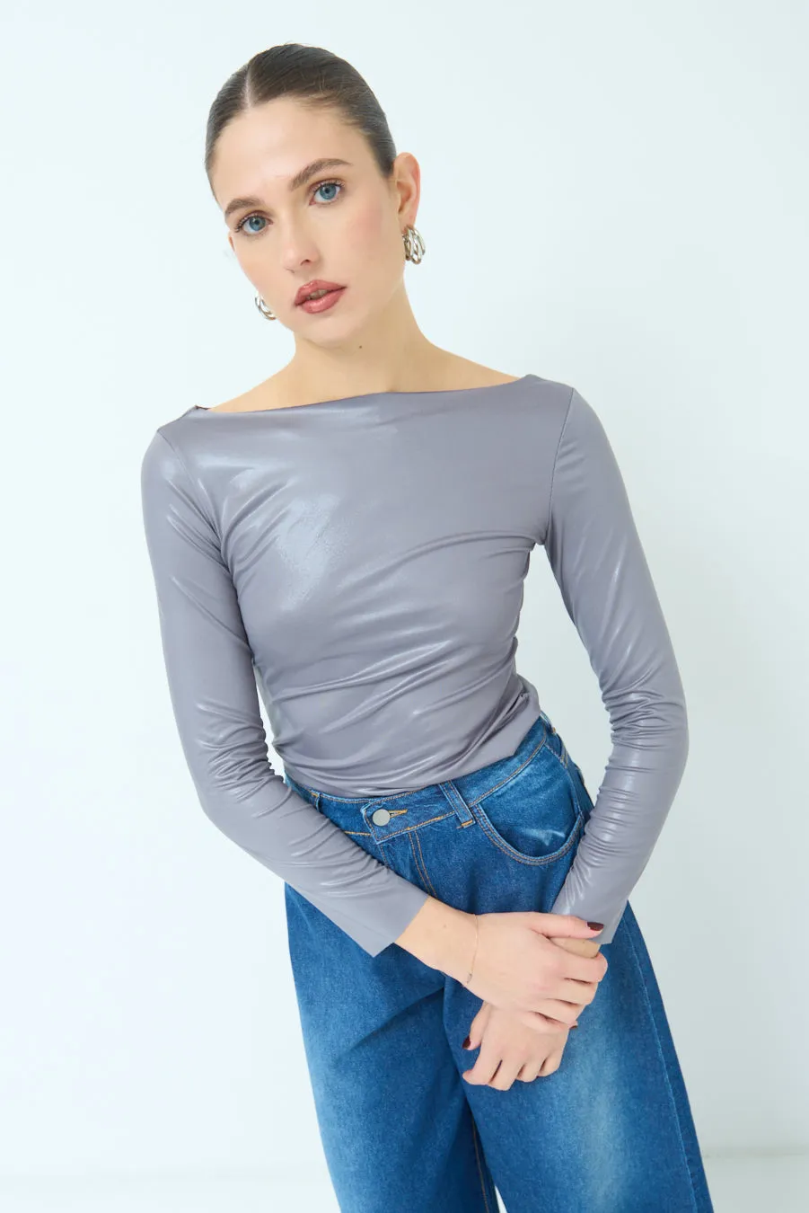 Fitted long-sleeve glossy top wholesale