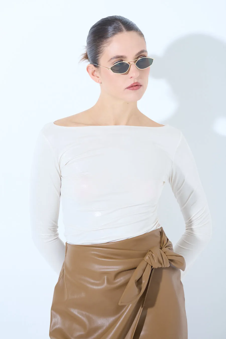 Fitted long-sleeve glossy top wholesale