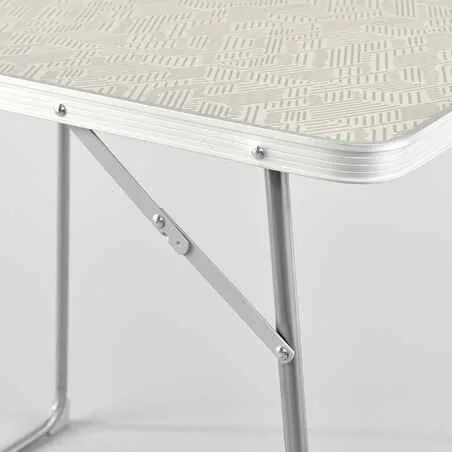 Folding camping table - 2 to 4 people