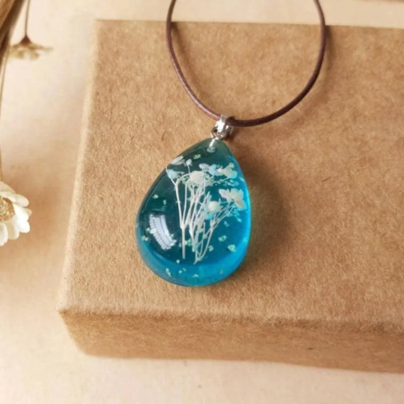 Handmade Natural Gypsophila Luminous Necklace
