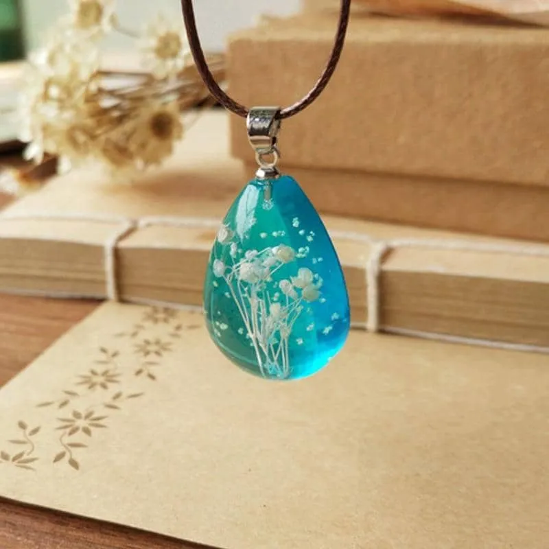 Handmade Natural Gypsophila Luminous Necklace