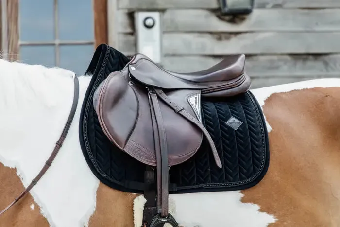 Kentucky Saddle Pad Velvet Pearls Jumping Black