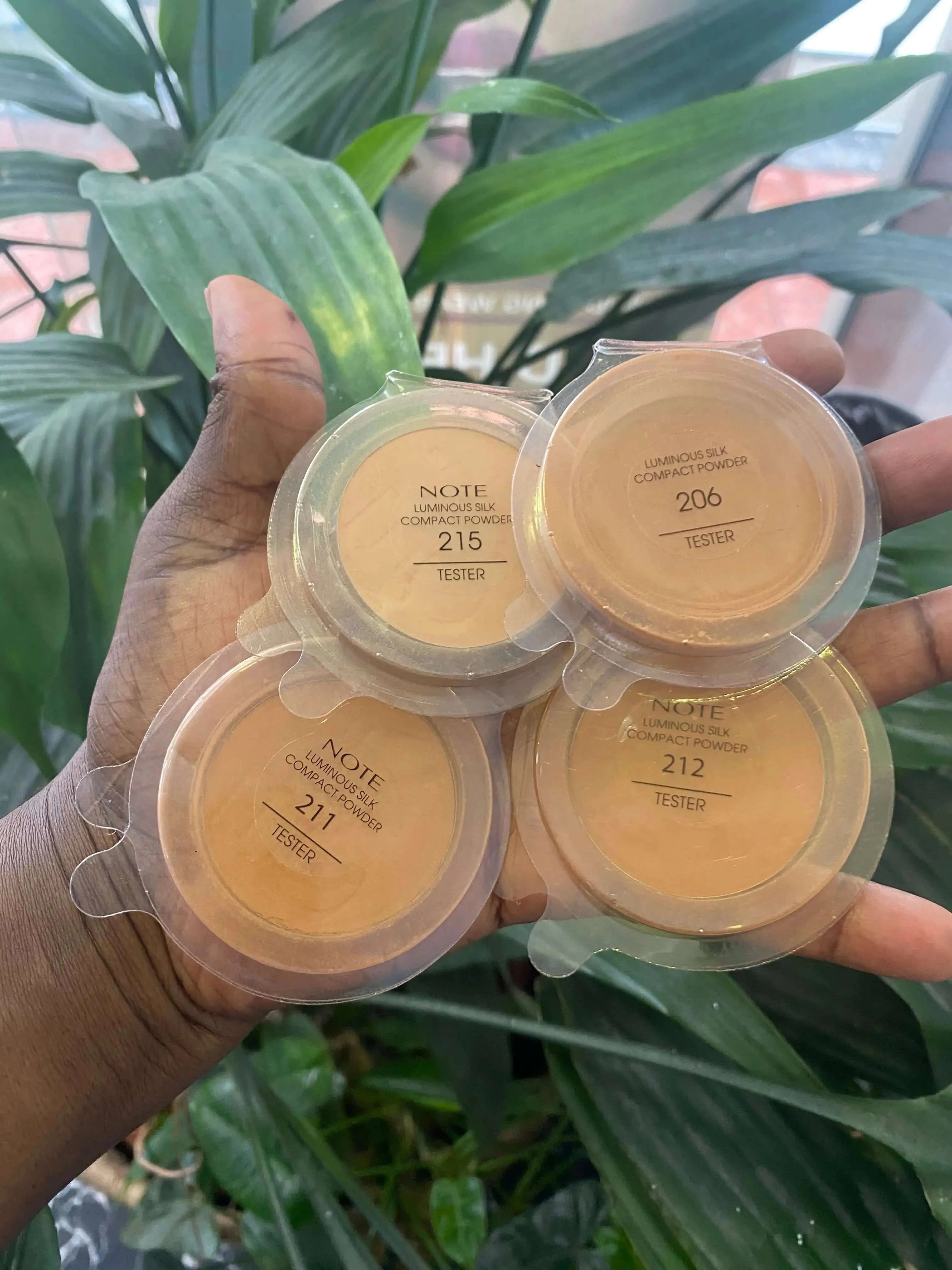 Note Luminous Silk Compact Powder
