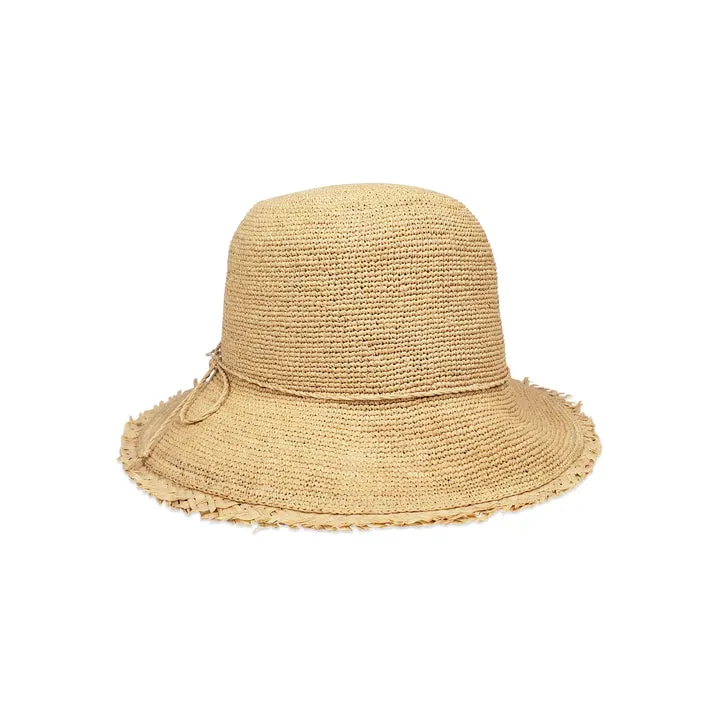 Packable Raffia Bucket in Natural