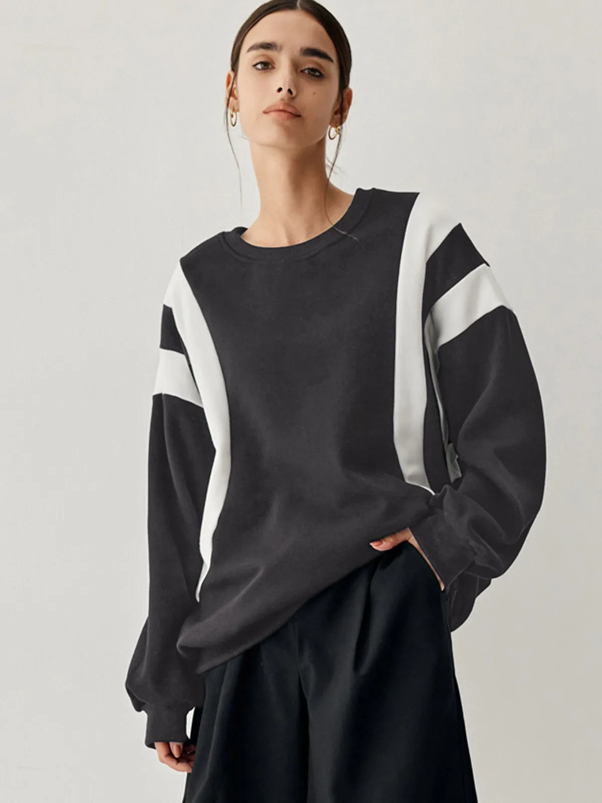 Side Panel Graceful Oversized Sweatshirt