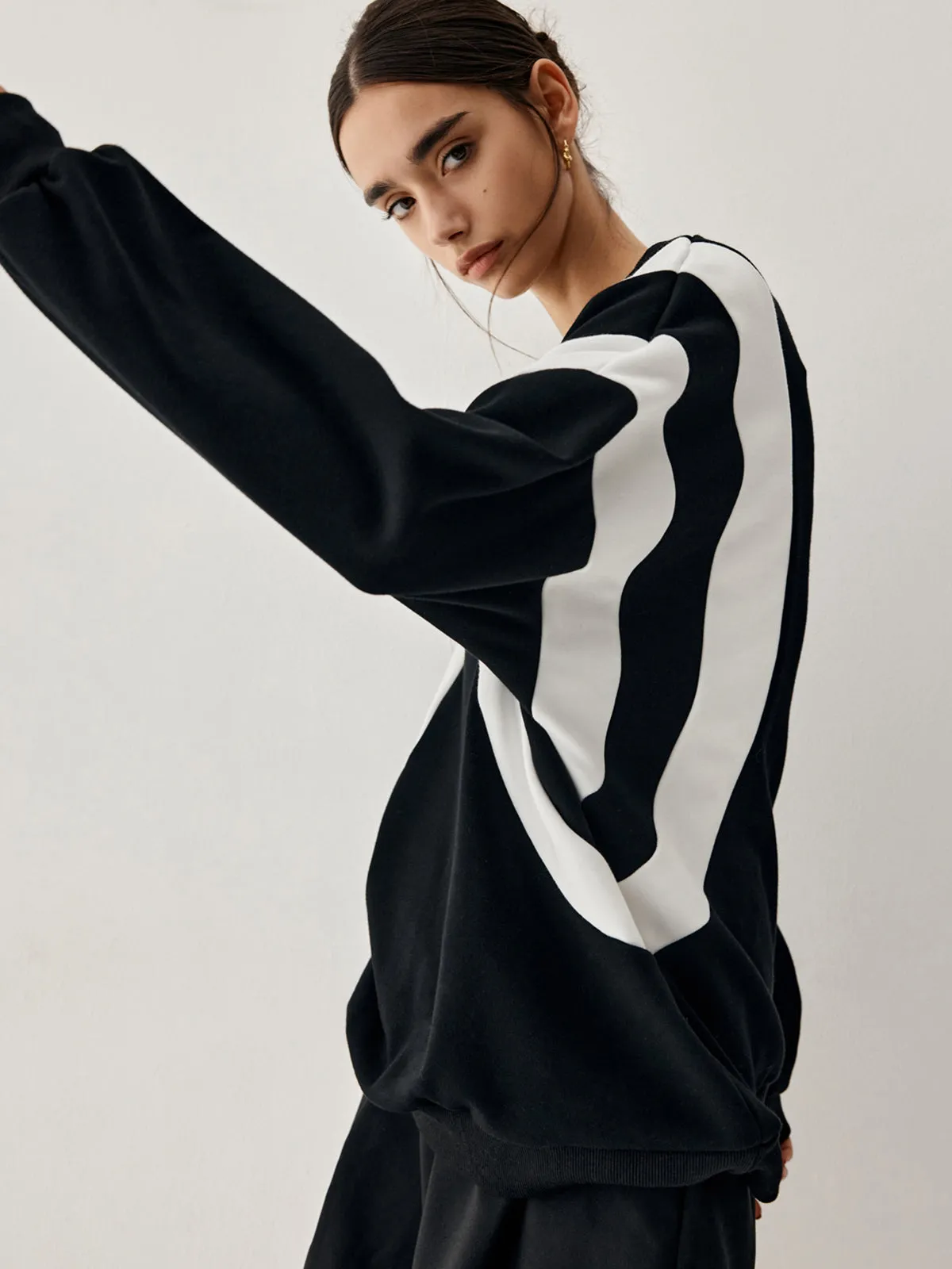 Side Panel Graceful Oversized Sweatshirt