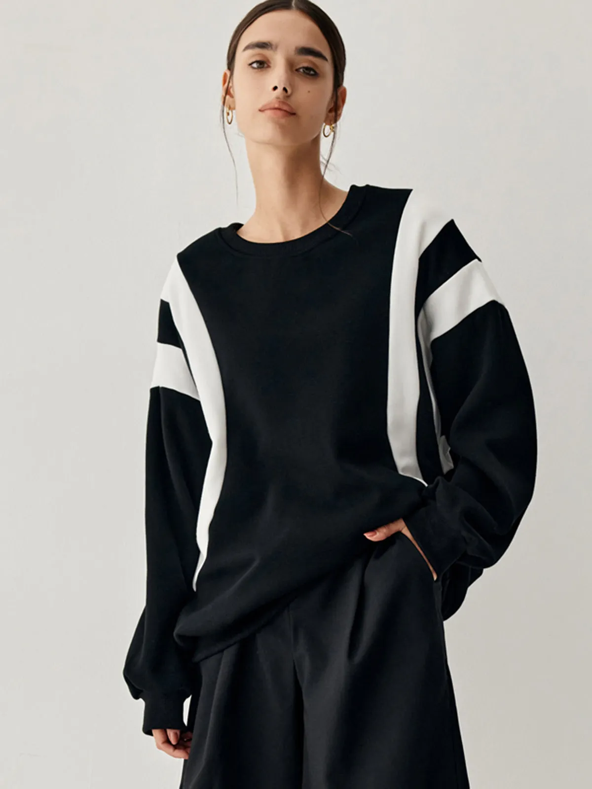 Side Panel Graceful Oversized Sweatshirt