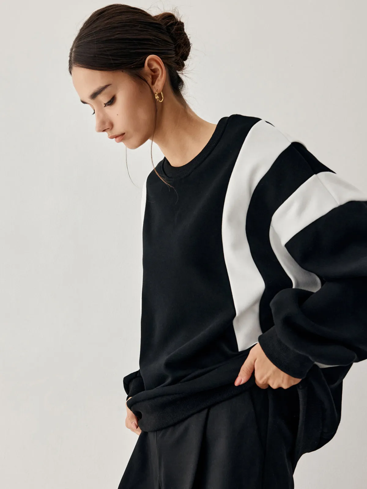Side Panel Graceful Oversized Sweatshirt