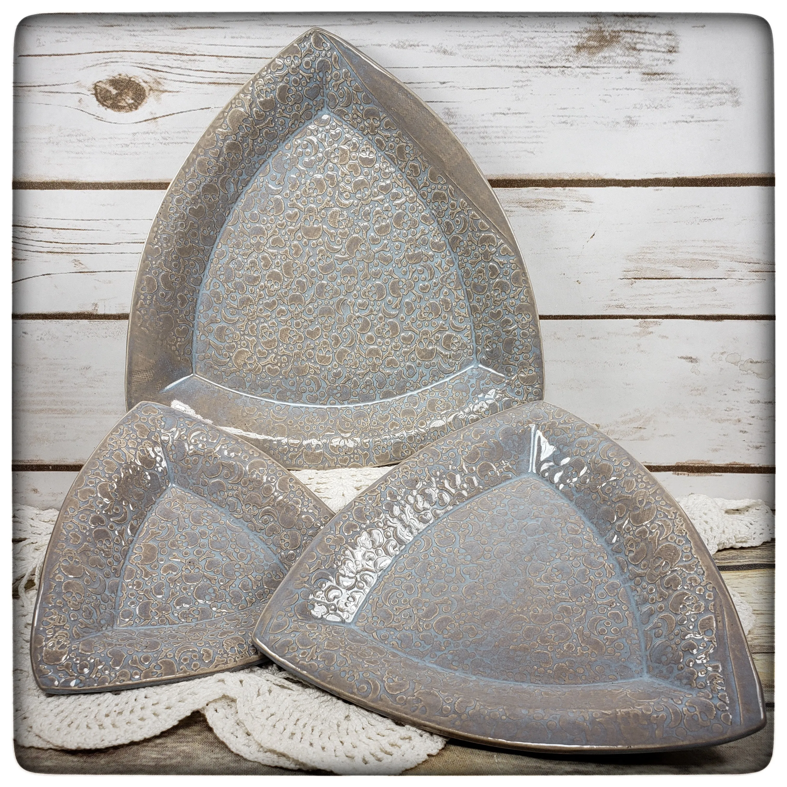 Skull triangle dish (5.5 inch)